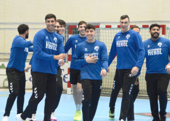 Los jugadores del Viveros Herol Nava durante un entrenamiento./AMADOR MARUGÁN