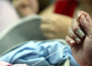 Foto de archivo. Costura / MÍRIAM CHACÓN - ICAL