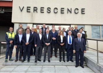 Un grupo de empresarios visita las instalaciones de la empresa Verescence en el Real Sitio de San Ildefonso / FES