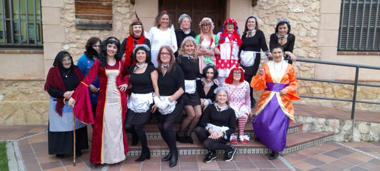 Concursos, talleres y degustaciones para celebrar el Martes de Carnaval en Cantimpalos 1 Fiesta de Carnaval organizada por la Asociación de Amas de Casa / LOURDES MATARRANZ