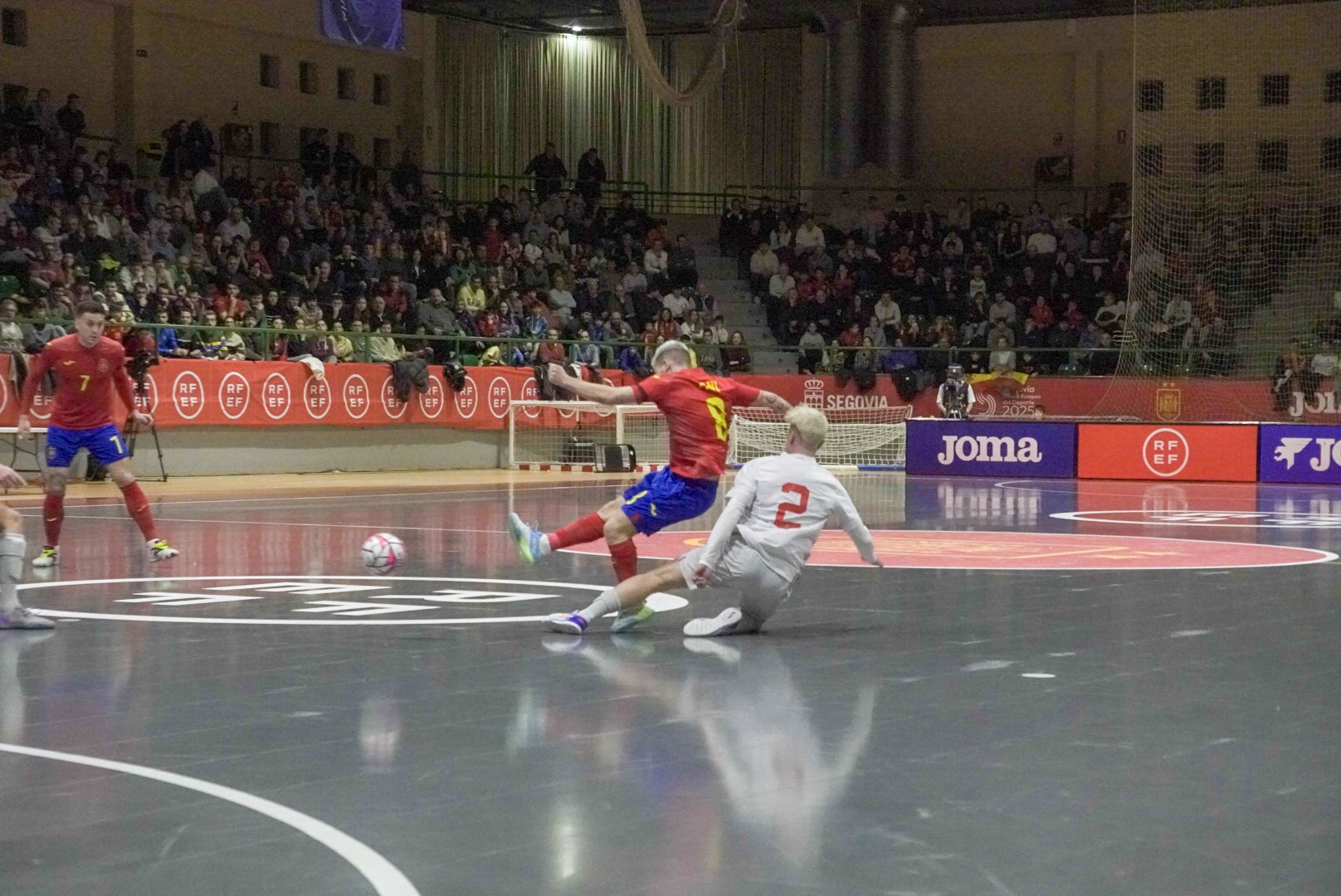 El Pedro Delgado celebra el festival de España ante Suiza 3 fsala1