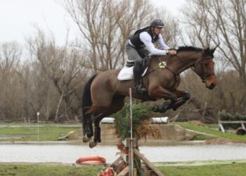 Jonas Verrac, con Izidor de Loann, durante un ejercicio/FHCYL