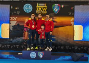 Marta González, Sergio de Diego, Enzo Giménez y Juan Carlos García posan en el podio en la cita en Italia./CLUB VICTORIA