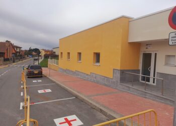 Imagen de las plazas junto al consultorio de la localidad. / AYUNTAMIENTO