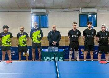 Los jugadores de Seghos y Concello de Cambados antes del encuentro./SEGHOS ETM