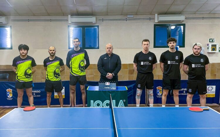 Los jugadores de Seghos y Concello de Cambados antes del encuentro./SEGHOS ETM