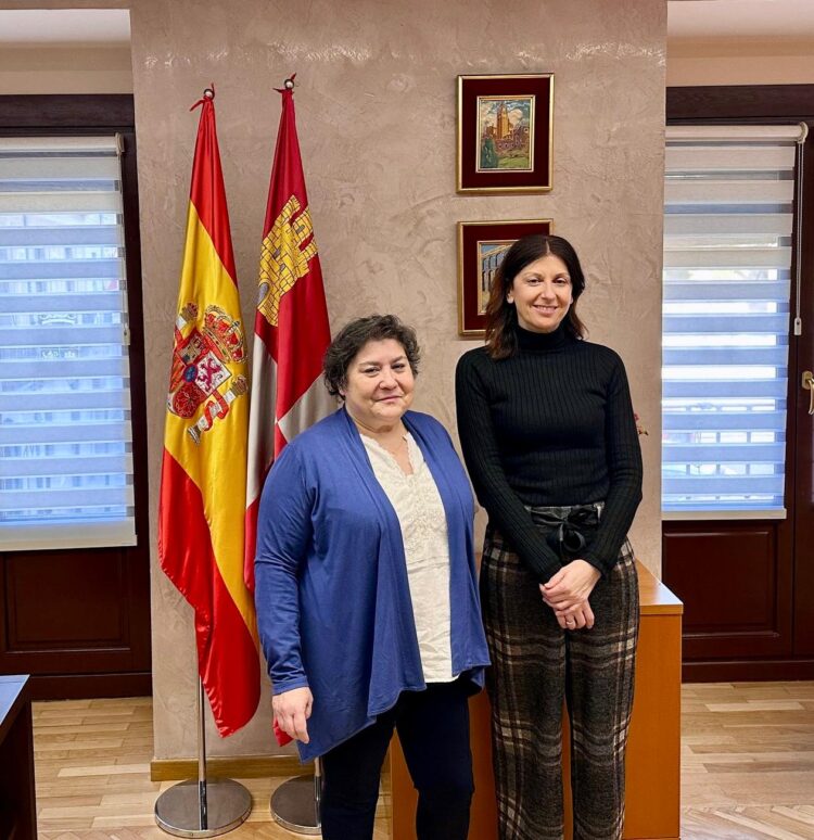 La alcaldesa y la delegada durante la reunión./JUNTA DE CASTILLA Y LEÓN