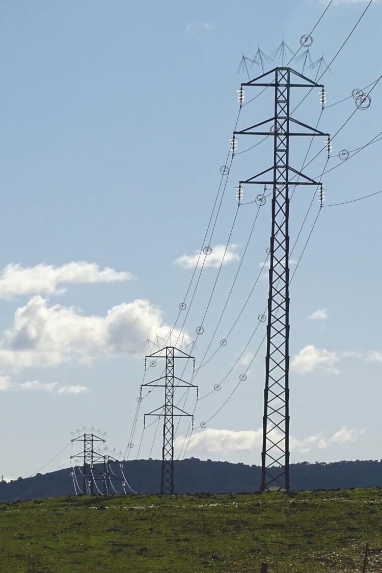 La caída de una torre deja sin luz a varios pueblos 1 01.SERIE C