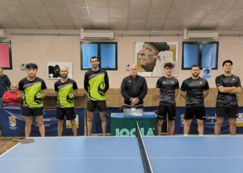 Los protagonistas del partido que disputaron el Seghos ETM y el School Zaragoza. / SEGHOS