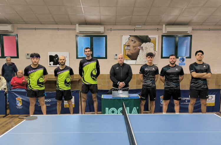 Los protagonistas del partido que disputaron el Seghos ETM y el School Zaragoza. / SEGHOS