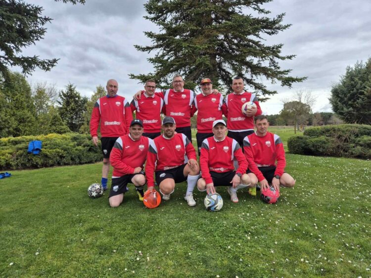 Equipo cuellarano que disputó el campeonato de golf./ CD CUÉLLAR