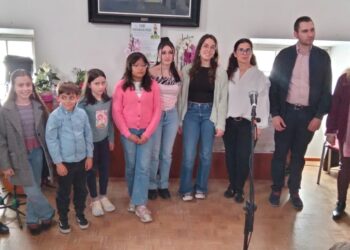 Foto de familia con todos los premiados del certamen.