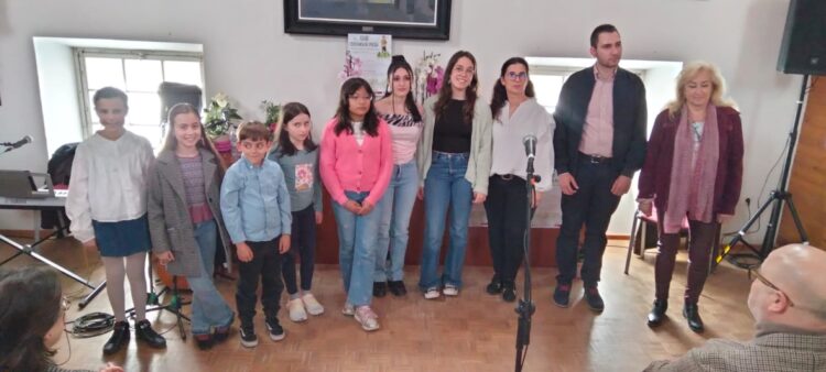 Foto de familia con todos los premiados del certamen.