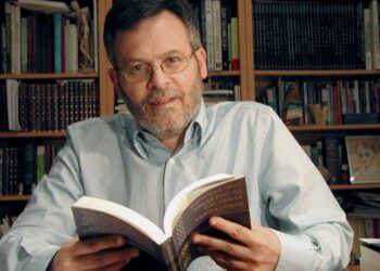 El médico, escritor y escultor José Antonio Abella.