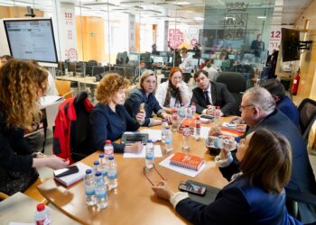Fernández Mañueco participa en el Comité de Crisis establecido en el 112, junto a la vicepresidenta y el consejero de Sanidad