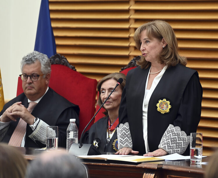 Ana del Ser jura su cargo en el Palacio de Justicia de Burgos, sede del TSJCYL. / Ricardo Ordóñez