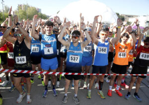 Unas 22.000 personas celebran en Villalar el Día de la Comunidad 2 2 Carreras. R. Valtero