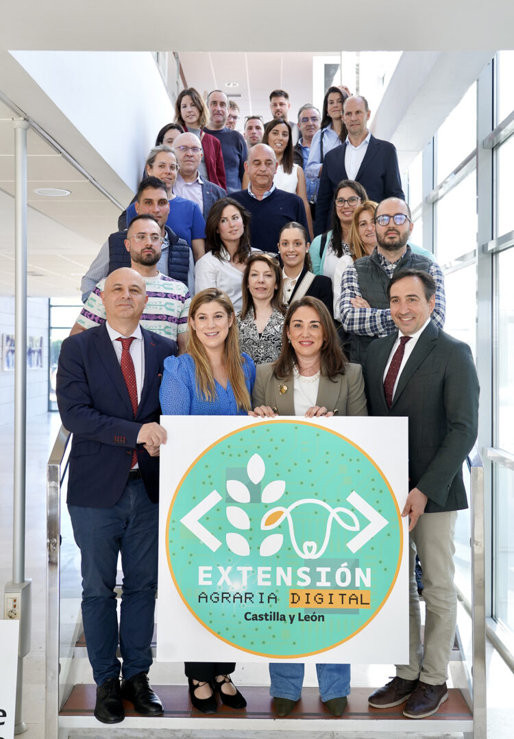 Agricultura presenta el Programa de Extensión Agraria Digital 1 María González Corral presenta el programa en el Itacyl. / Miriam Chacón