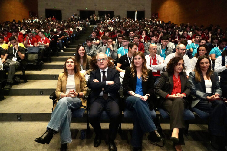 Doscientos alumnos de FP compiten para representar a Castilla y León en "Spain skills" 2026 1 La Consejera de Educación inaugura el campeonato autonómico. / Leticia Pérez