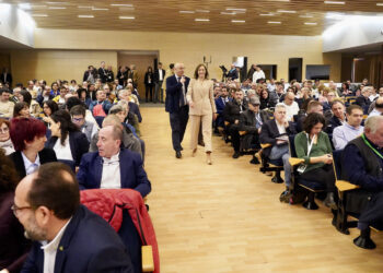 La subdirectora de Investigación y Tecnología del ITACYL, Cristina León, asiste a la inauguración. / Leticia Pérez
