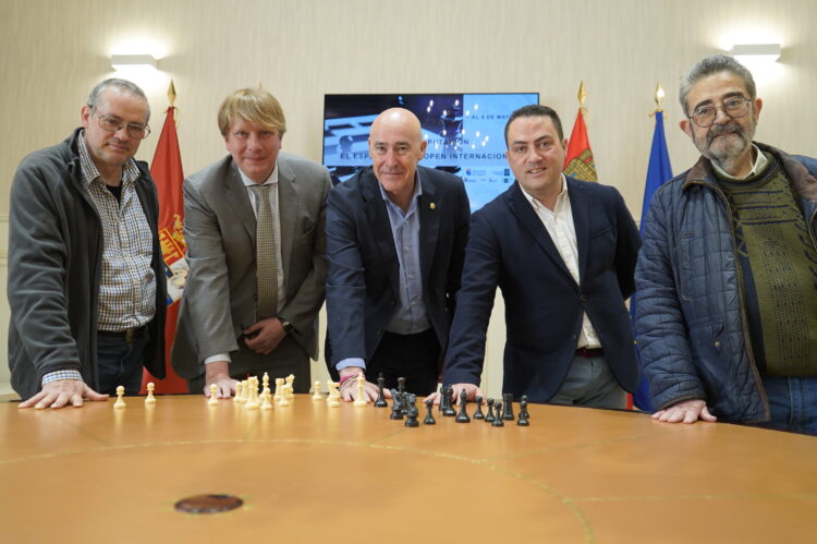 Presentación de la I Copa Diputación El Espinar Chess Open Internacional / DIPUTACIÓN