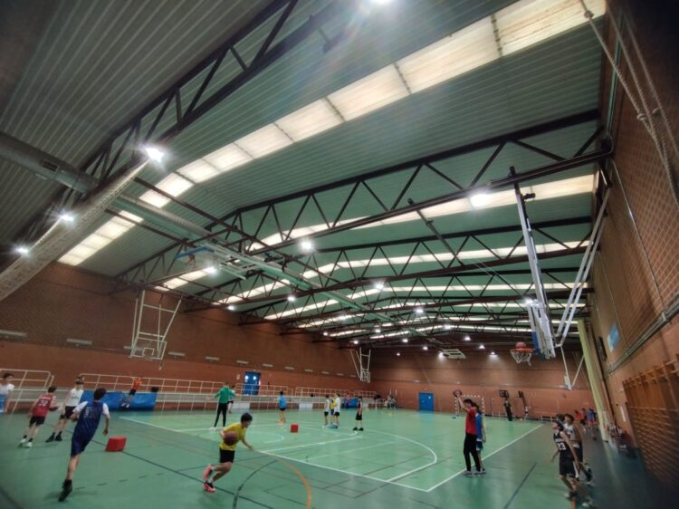 Una inversión de 260.000 euros para mejorar los pabellones de Segovia 1 La nueva iluminación LED del pabellón María Martín.