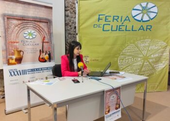 Lucía Arranz en la presentación./AYUNTAMIENTO DE CUÉLLAR
