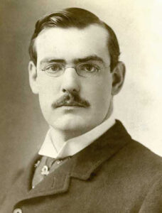 Siempre tuvo un estrecho contacto con la cultura hispana.