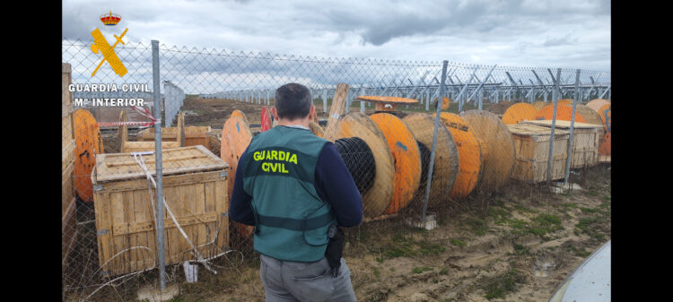 Dos detenidos por robar nueve bobinas de cable de cobre en Lastras del Pozo 1 La Guardia Civil ha detenido a dos hombres como presuntos autores de un delito de robo con fuerza / GUARDIA CIVIL