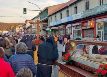 Procesión a su paso por la Travesía un año anterior./AYUNTAMIENTO DE EL ESPINAR