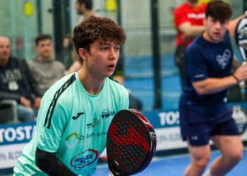 El jugador de pádel Sergio Tierno durante el torneo.