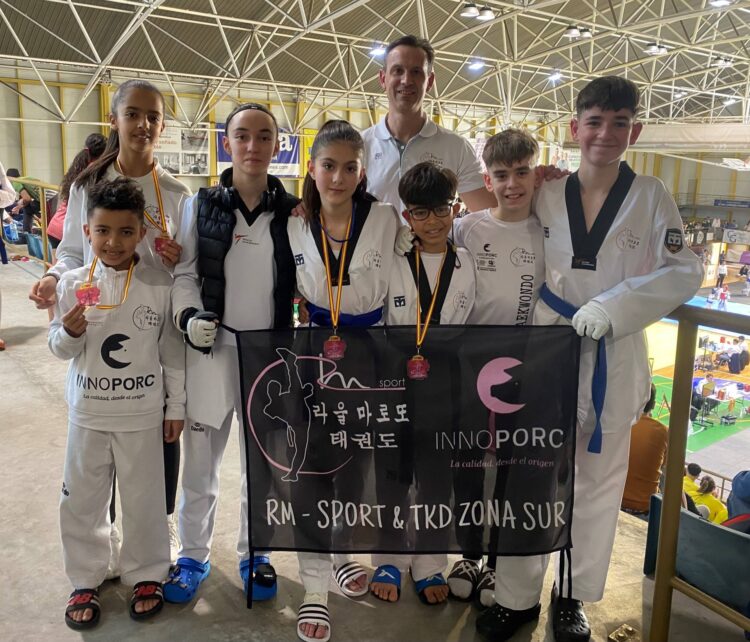 Medallistas del RM-Sport Innoporc en Plasencia.