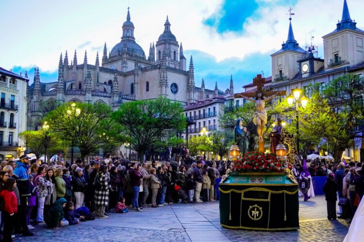 Paso de El Calvario, uno de los últimos en salir./HÉCTOR CRIADO