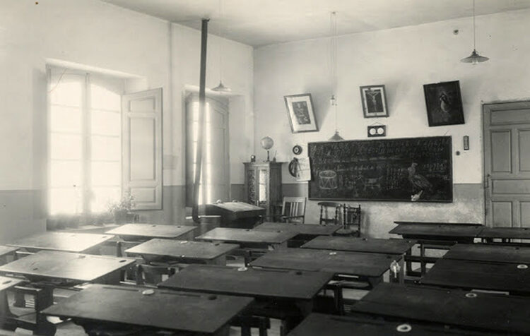Aula de la escuela de Aguilafuente en 1929.