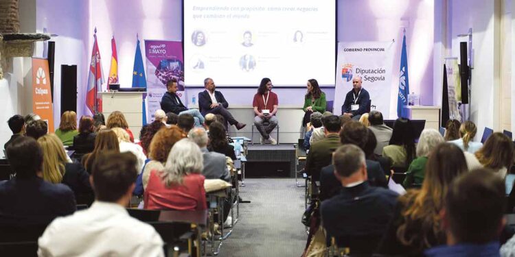 Más de 300 personas se dieron cita en la primera edición de SegoviUP. / Roberto Arribas