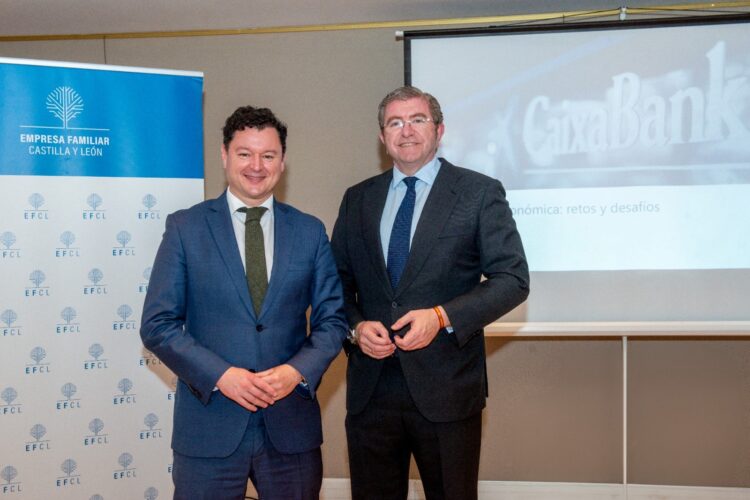 Caixabank patrocinará el XI Congreso de Empresa Familiar de Castilla y León 1 Gerardo Cuartero e Isidoro Alanís renuevan el convenio entre ambas entidades.