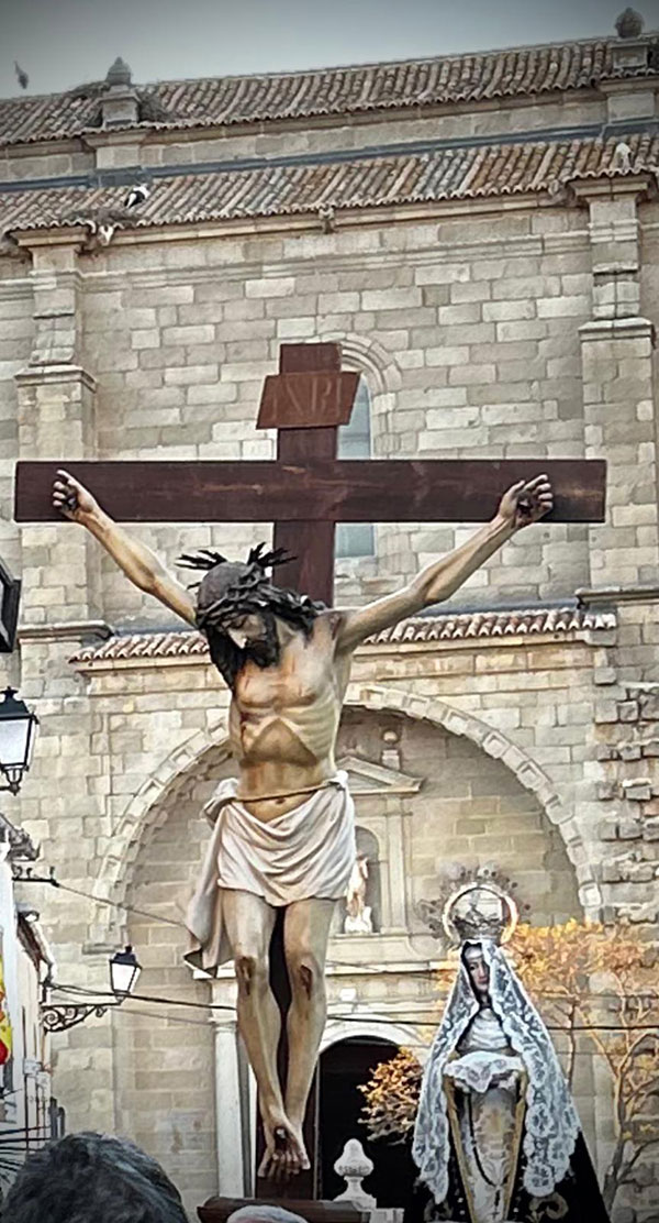 Solemnes actos religiosos y litúrgicos para celebrar la Semana Santa en Villacastín 1 Villacastín se ha convertido en un destino de referencia para disfrutar de su arraigada Semana Santa.