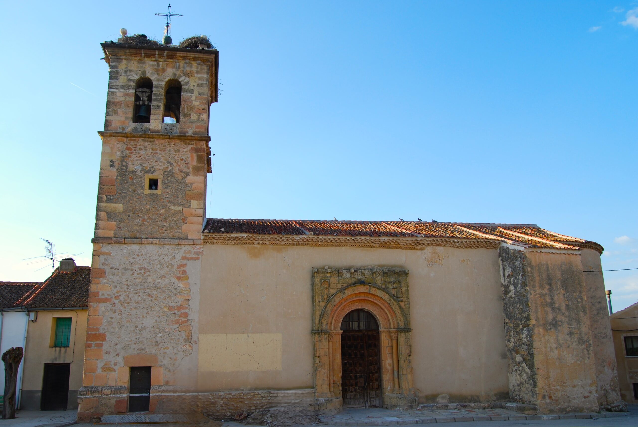 Iglesia de San Lorenzo Mártir en Cabañas de Polendos.