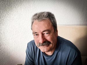 El periodista Manuel González es el autor de “La huelga más larga”