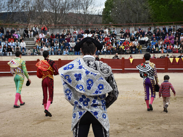 Valsaín contará con una novillada con picadores por los 25 años de su Feria de Abril 1 Paseíllo en la Plaza de Toros de Valsaín. / A.M.