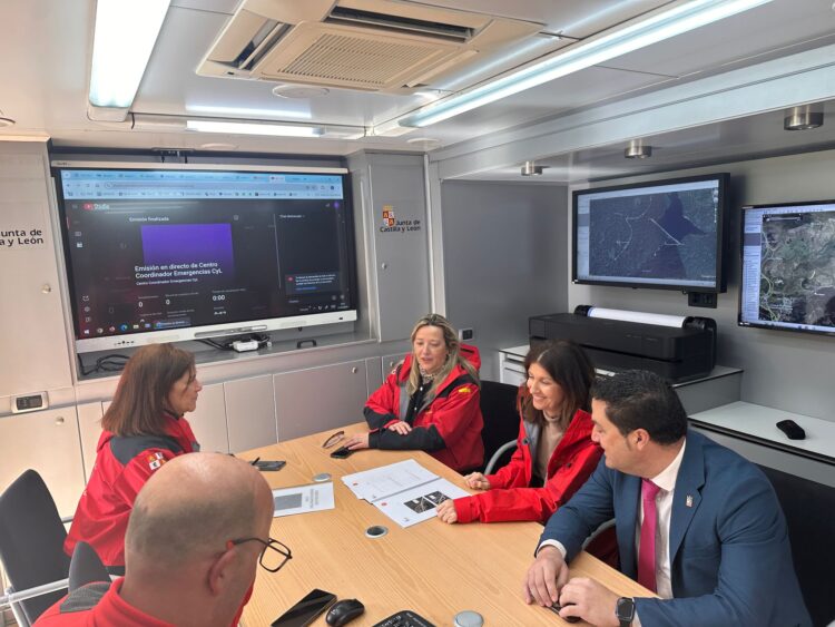 Iniciada la segunda fase de las pruebas de los desagües de fondo de la presa de El Tejo en El Espinar 1 Inicio de la segunda fase de pruebas de los desagües de fondo de la presa de El Tejo antes del vaciado / JCYL