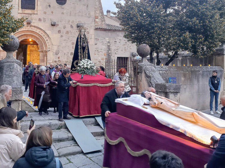 El Vía Crucis de El Salvador, con el Santo Cristo de los Gascones. / J.M.