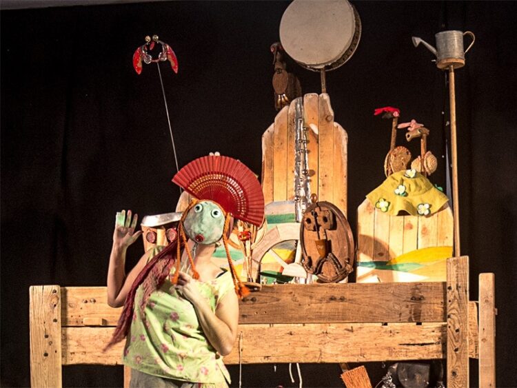 Representación de la obra ‘No nos moverán’ de ‘Titiriteros de Binefar’ / DIPUTACIÓN