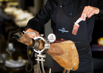 Foto de archivo. Corte de jamón / MONTE NEVADO