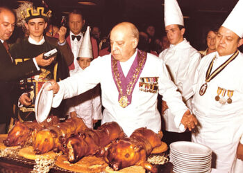 Su carácter afable y su capacidad para atraer visitantes le convirtieron en el mesonero más importante de la época. / CÁNDIDO