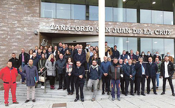 “El trabajo de un tanatorio cumple una función social esencial” 2 Plantilla de la Agencia Funeraria Santa Teresa.