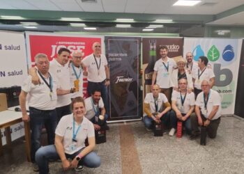 Miembros del equipo vencedor. /JOSÉ MARÍA ITURRALDE