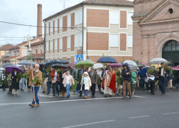 La celebración del Domingo de Ramos tras la bendición de los ramos / AMADOR MARUGÁN