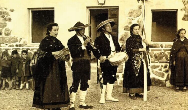 Talleres, tradiciones y una feria en el encuentro ‘Costumbre y Herencia’ en Collado Hermoso 1 Tradiciones y costumbres de Collado Hermoso.