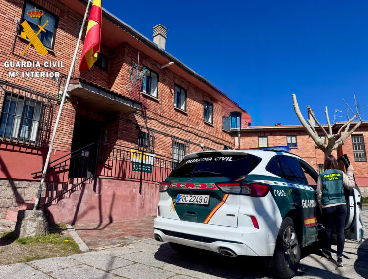 Detenidas dos personas por dos delitos de robo con fuerza cometidos en Navas de San Antonio 1 La Guardia Civil detiene a dos personas como presuntas autoras de dos delitos de robo con fuerza cometidos en Navas de San Antonio / GUARDIA CIVIL